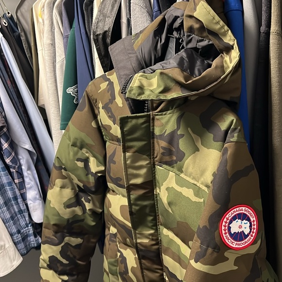 Men’s Canada Goose Camo Parka - Picture 2 of 7